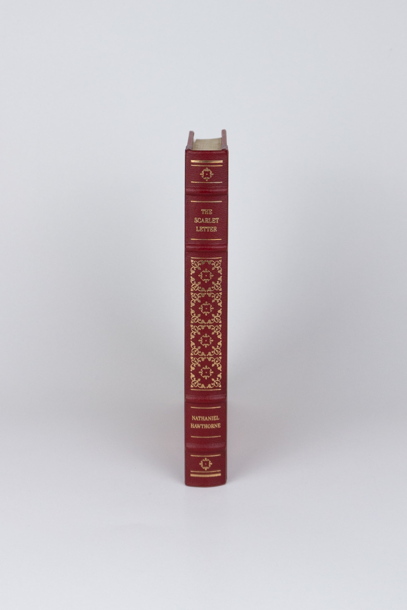 The Scarlet Letter — NATHANIEL HAWTHORNE