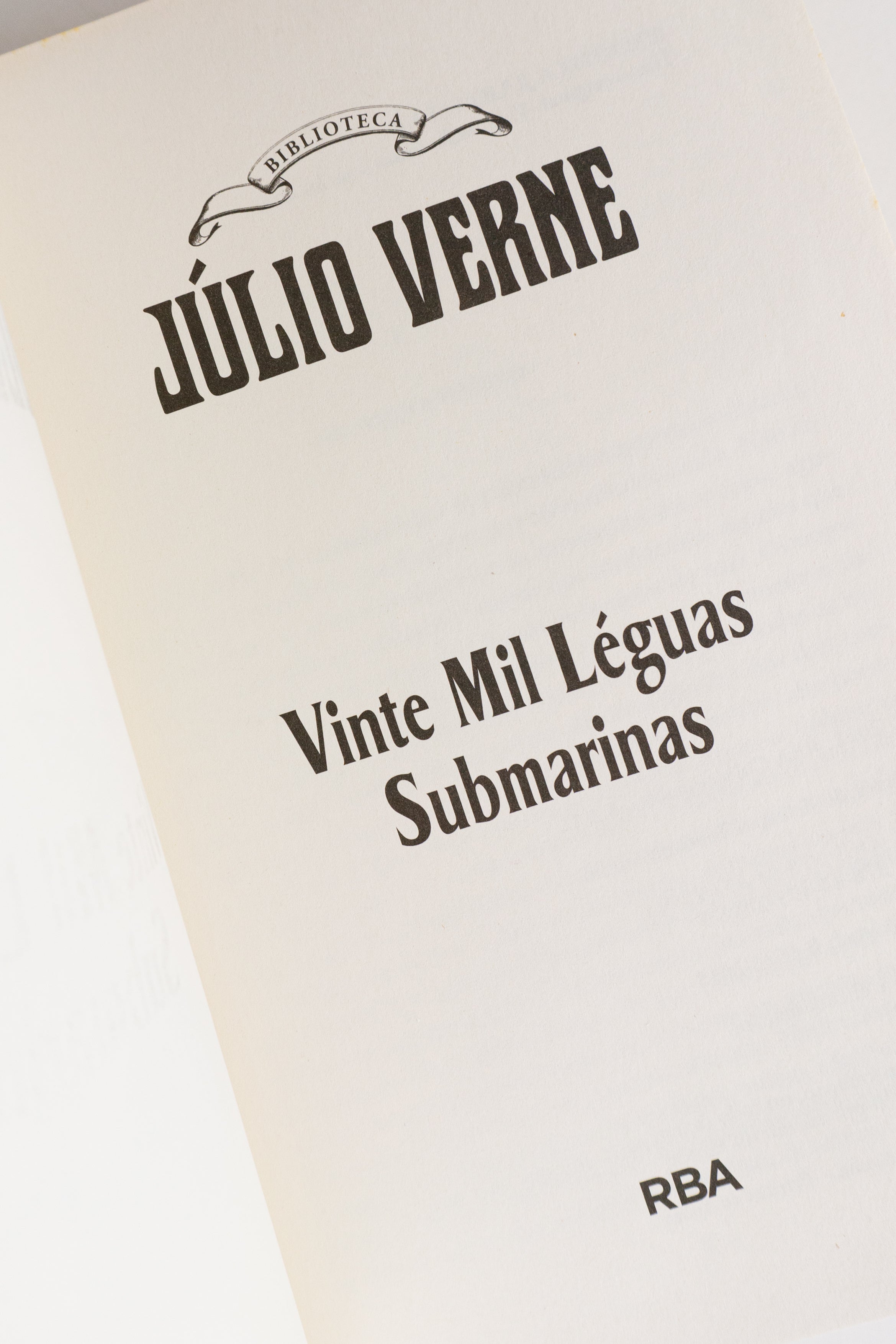 Vinte Mil Léguas Submarinas – JÚLIO VERNE