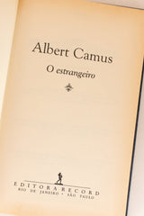 O Estrangeiro – ALBERT CAMUS