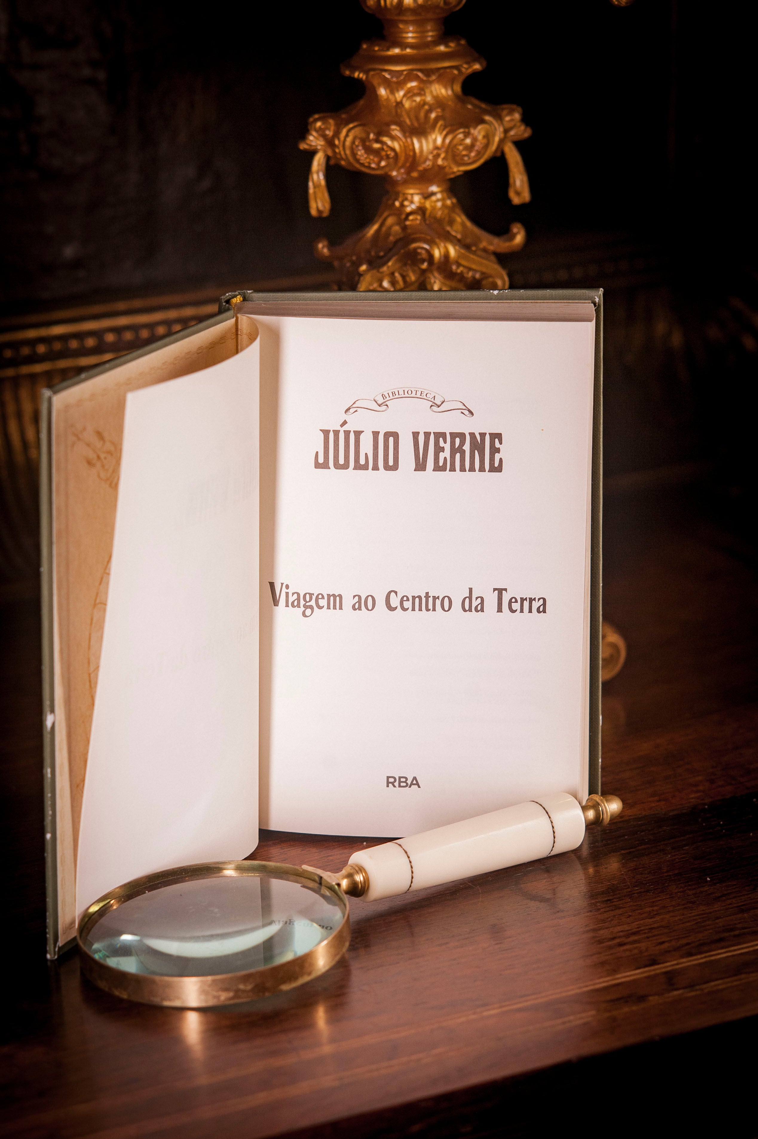 Viagem ao Centro da Terra – JÚLIO VERNE