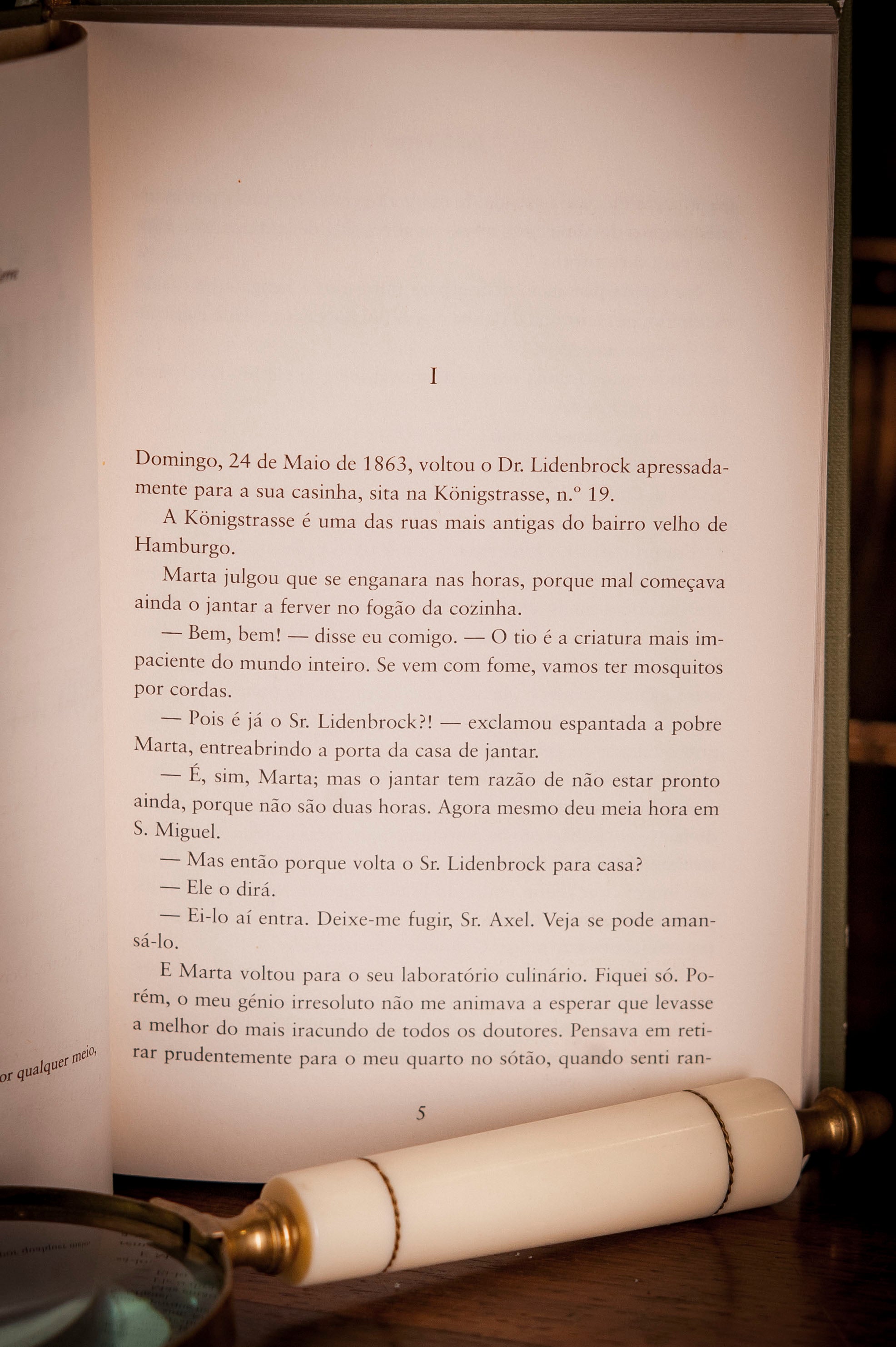 Viagem ao Centro da Terra – JÚLIO VERNE