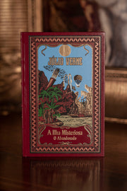 A Ilha Misteriosa - Os Náufragos do Ar / O Abandonado / O Segredo da Ilha - JÚLIO VERNE (3 Volumes) (com marcas do tempo)